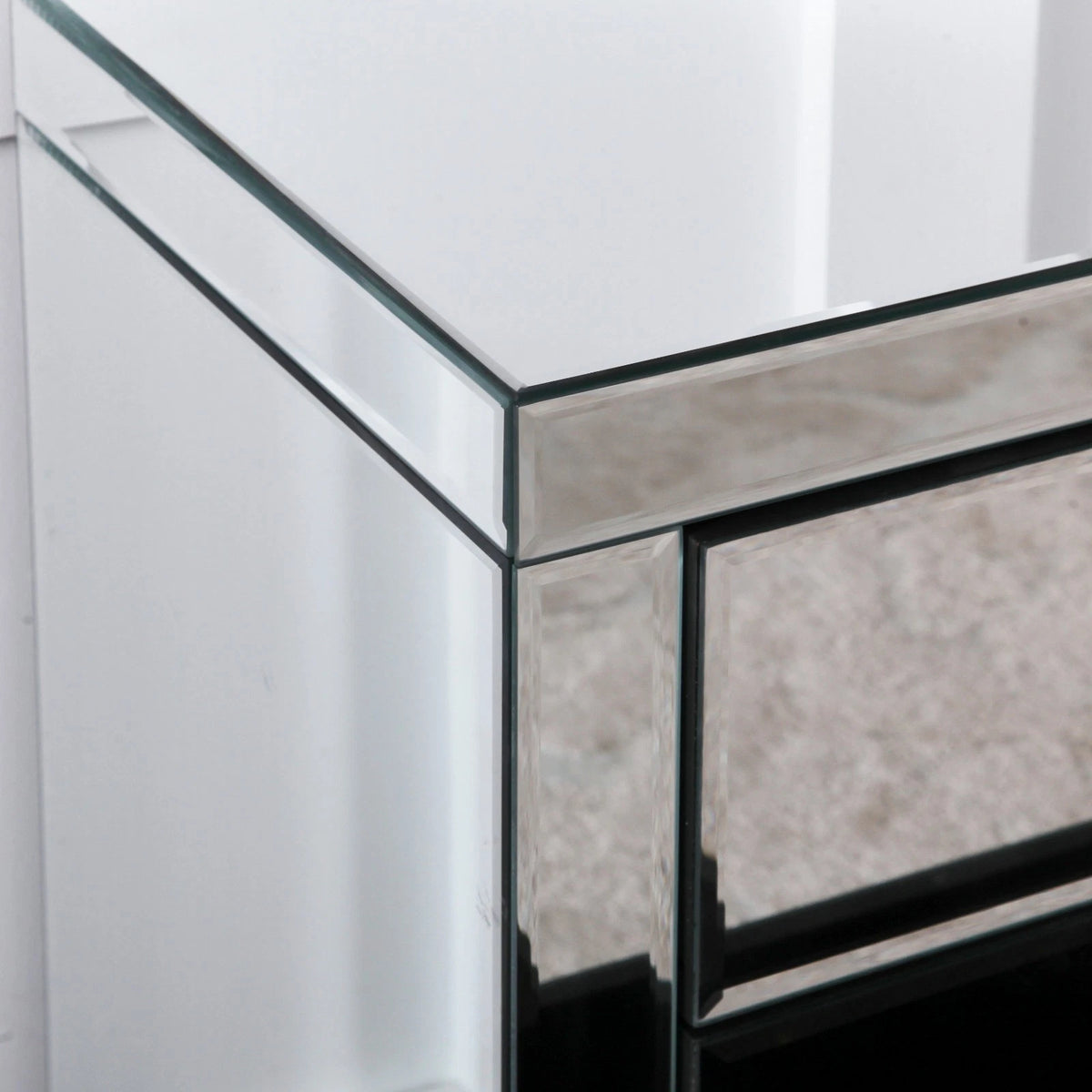 Set of 2 Mirrored 3 Drawer Bedside Tables