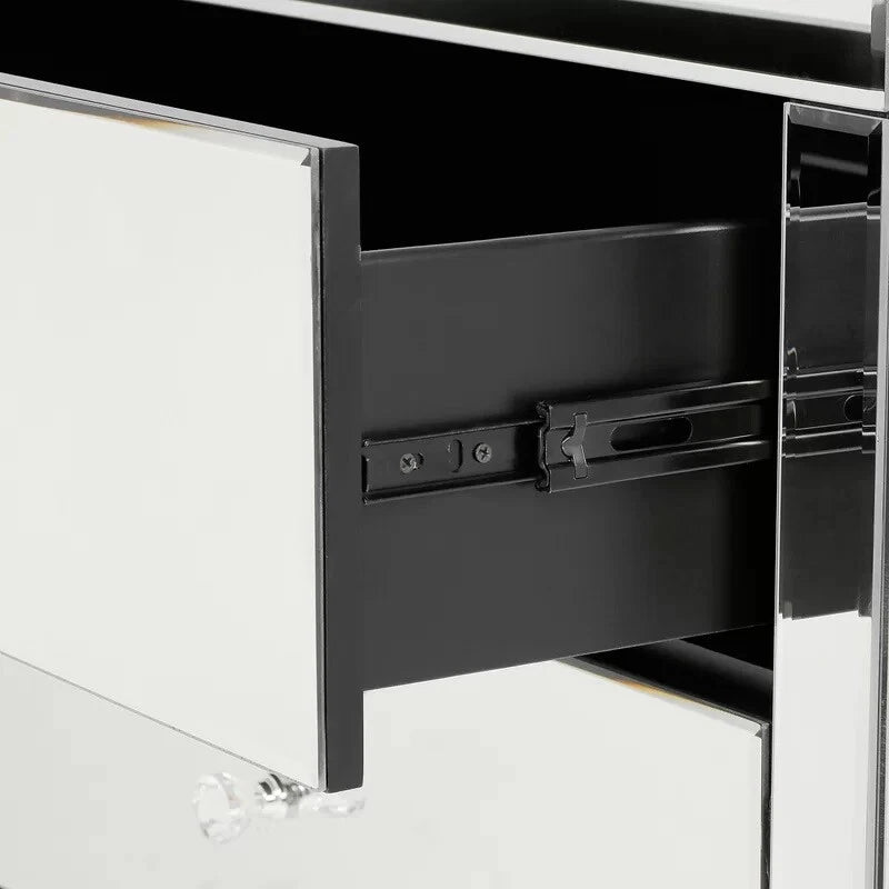 Mirrored 2 over 2 Chest of 4 Drawers.
