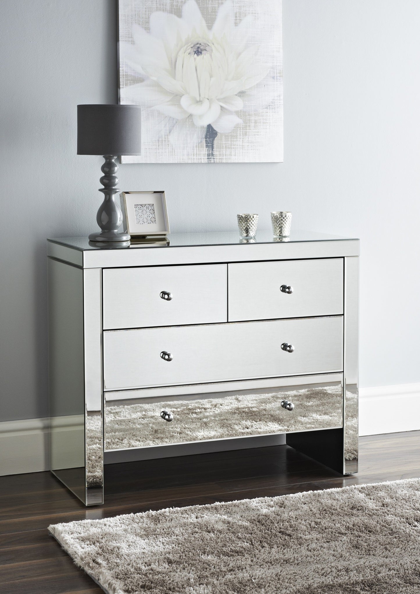 Mirrored 2 over 2 Chest of 4 Drawers.