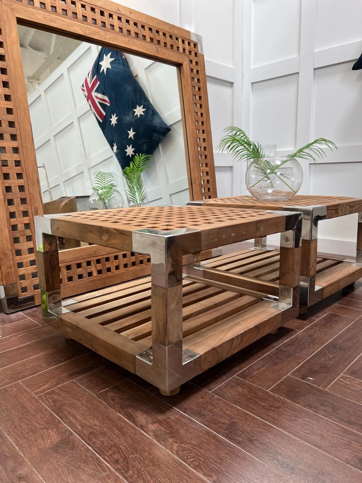 Knuckle Joint Side Table 60x60 Timothy Oulton