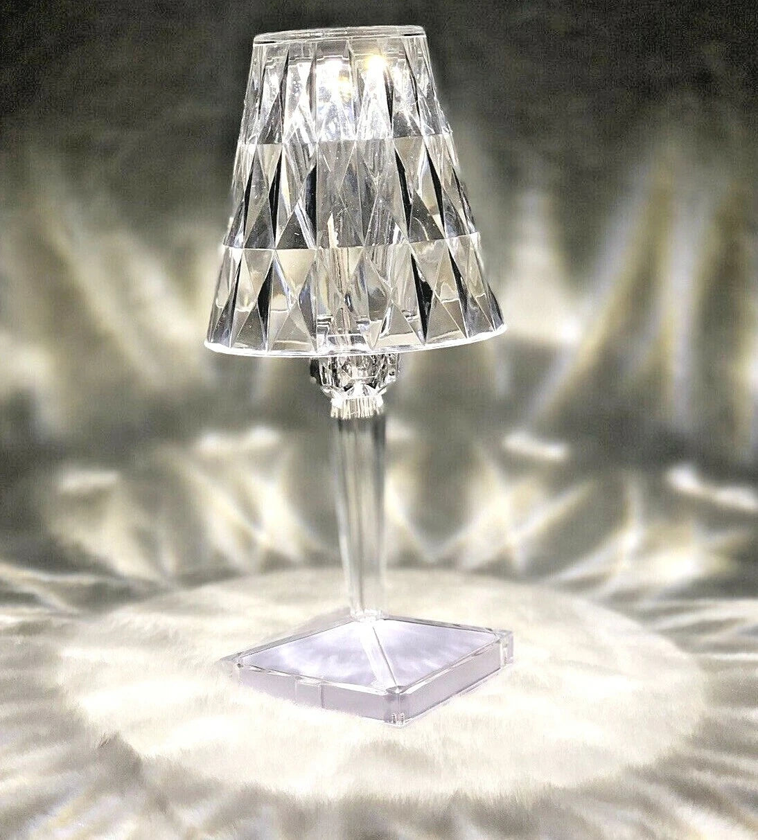 Niches Touch ACRYLIC Decorative Crystal Dimmable 3 Settings LED Table Lamp