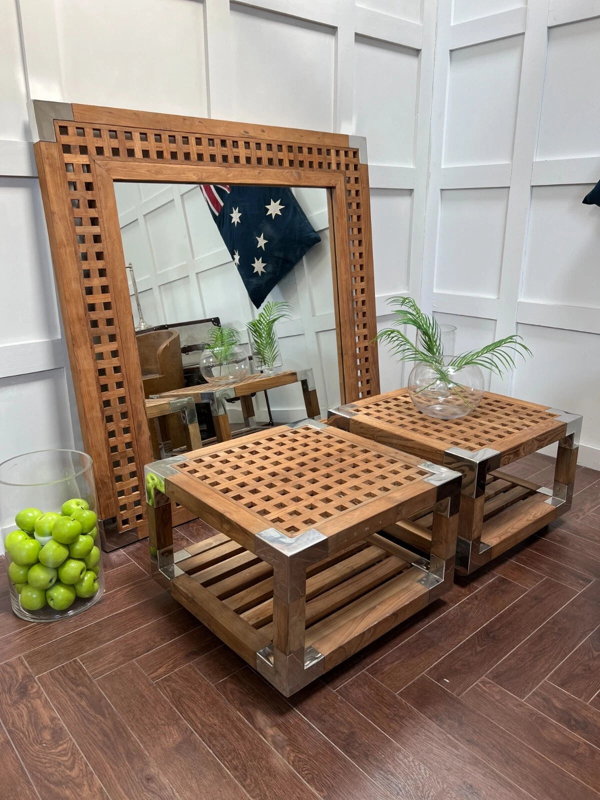 Knuckle Joint Side Table 60x60 Timothy Oulton